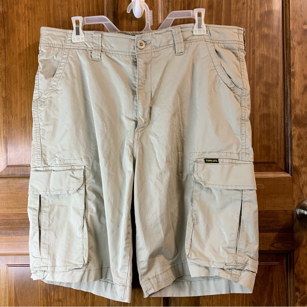 Men’s Stanley cargo stretch shorts khaki size 36
